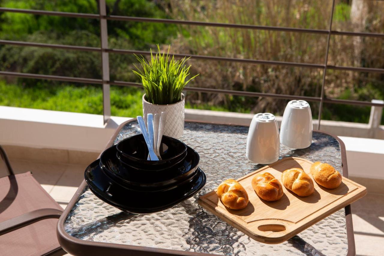 Amelie's Luxe Apartment Kalligoni